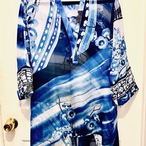 Chico's Blue and White Graphic 3/4 Sleeve Tunic
